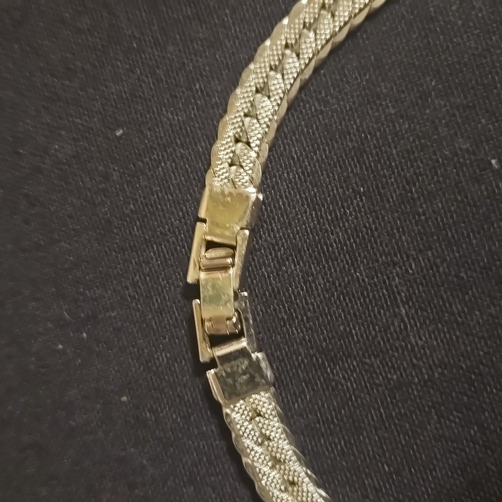 Classic Gold-Tone Necklace - Picture 3 of 4